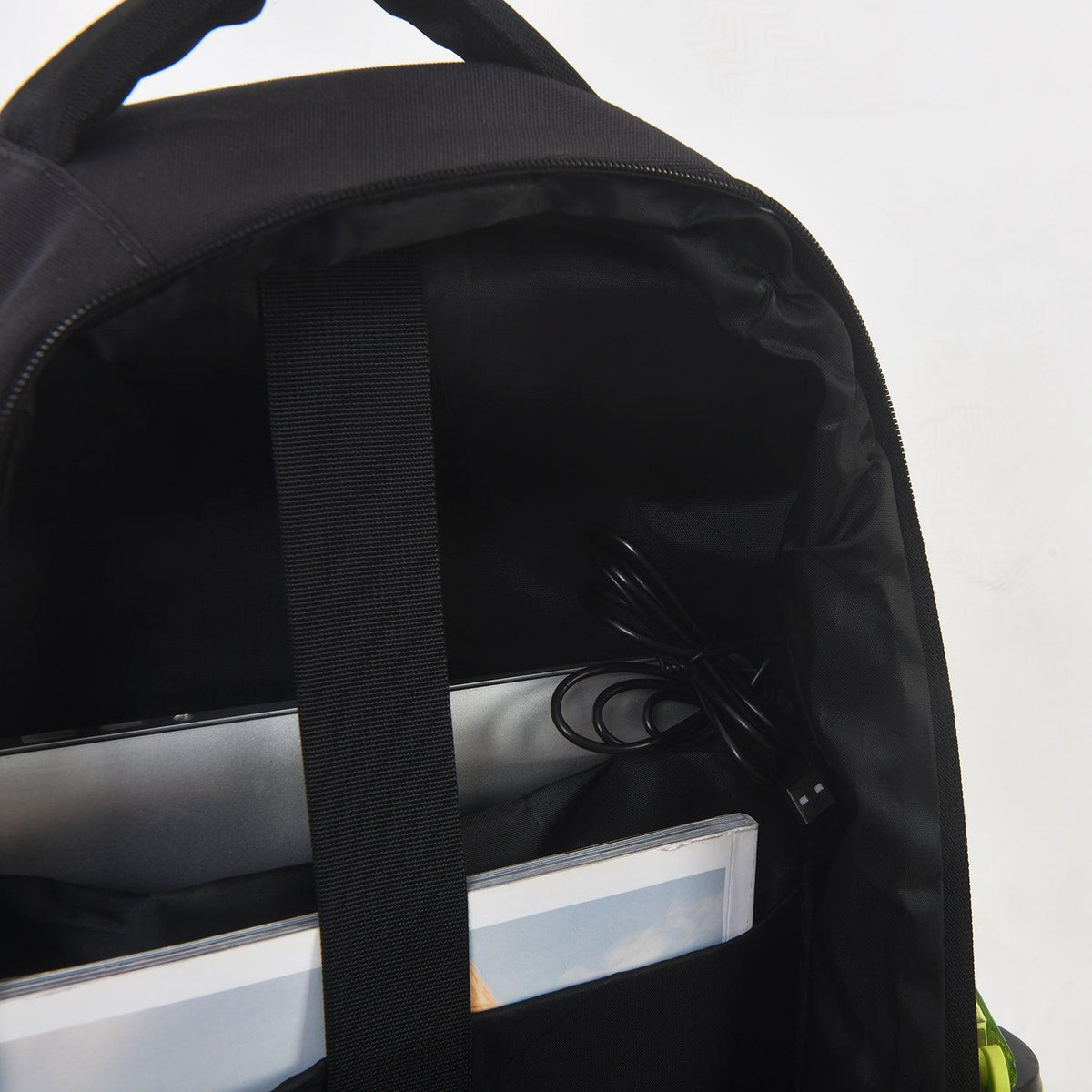 HADI LONDON 50L Laptop Backpack – Water Resistant Anti-Theft Travel Rucksack with USB Charging Port | Work, University & Travel