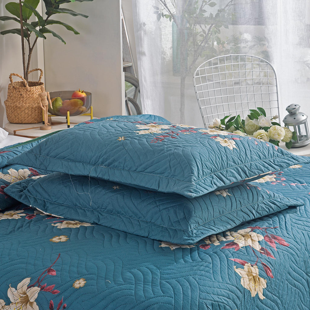 3 Piece Luxury Quilted Bedspread Set – Reversible Floral Patchwork Bedspread with Pillow Shams | Soft Microfibre Bed Throw for Double & King Size Beds