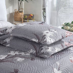 3 Piece Luxury Quilted Bedspread Set – Reversible Floral Patchwork Bedspread with Pillow Shams | Soft Microfibre Bed Throw for Double & King Size Beds