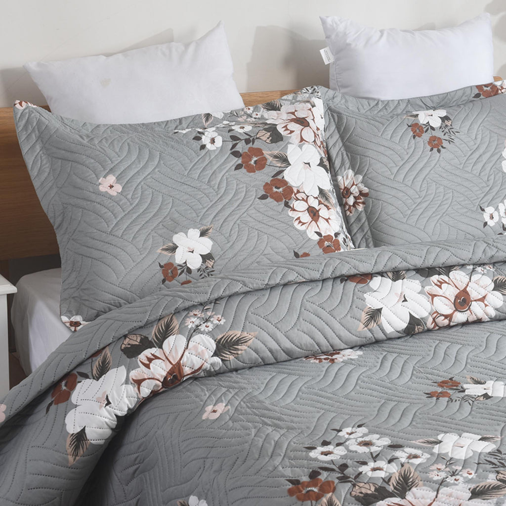 3 Piece Luxury Quilted Bedspread Set – Reversible Floral Patchwork Bedspread with Pillow Shams | Soft Microfibre Bed Throw for Double & King Size Beds
