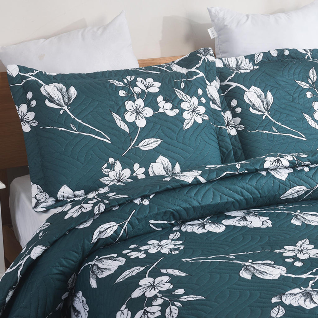 3 Piece Luxury Quilted Bedspread Set – Reversible Floral Patchwork Bedspread with Pillow Shams | Soft Microfibre Bed Throw for Double & King Size Beds