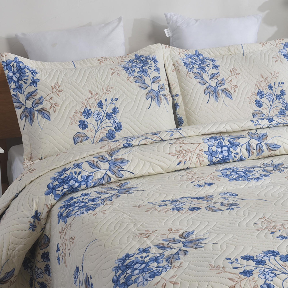 3 Piece Luxury Quilted Bedspread Set – Reversible Floral Patchwork Bedspread with Pillow Shams | Soft Microfibre Bed Throw for Double & King Size Beds
