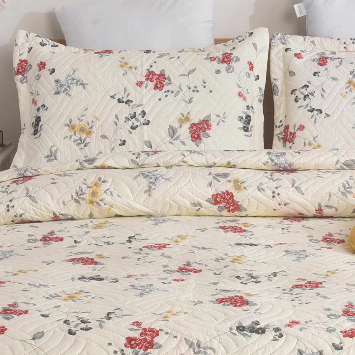 3 Piece Luxury Quilted Bedspread Set – Reversible Floral Patchwork Bedspread with Pillow Shams | Soft Microfibre Bed Throw for Double & King Size Beds
