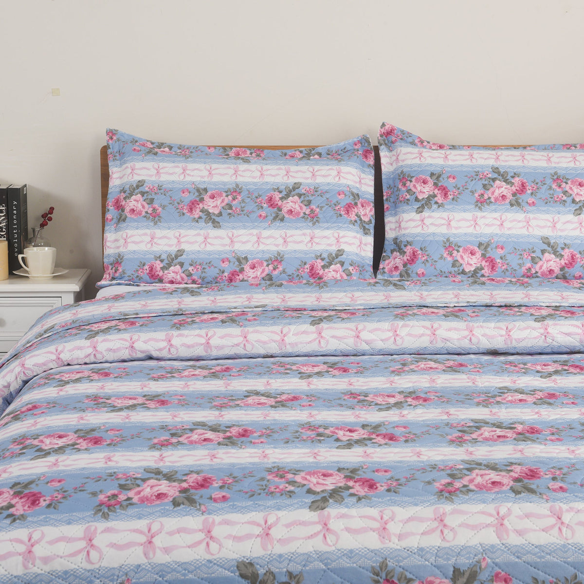 3 Piece Luxury Quilted Bedspread Set – Reversible Floral Patchwork Bedspread with Pillow Shams | Soft Microfibre Bed Throw for Double & King Size Beds