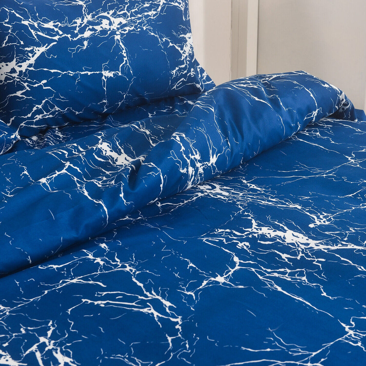 Hadi London Obsidian Marble 4 Piece Microfibre Bedding Set – Duvet Cover, Fitted Sheet & Pillowcases