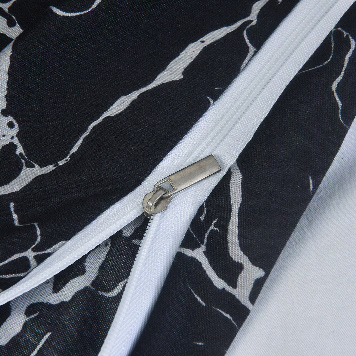 Hadi London Obsidian Marble 4 Piece Microfibre Bedding Set – Duvet Cover, Fitted Sheet & Pillowcases