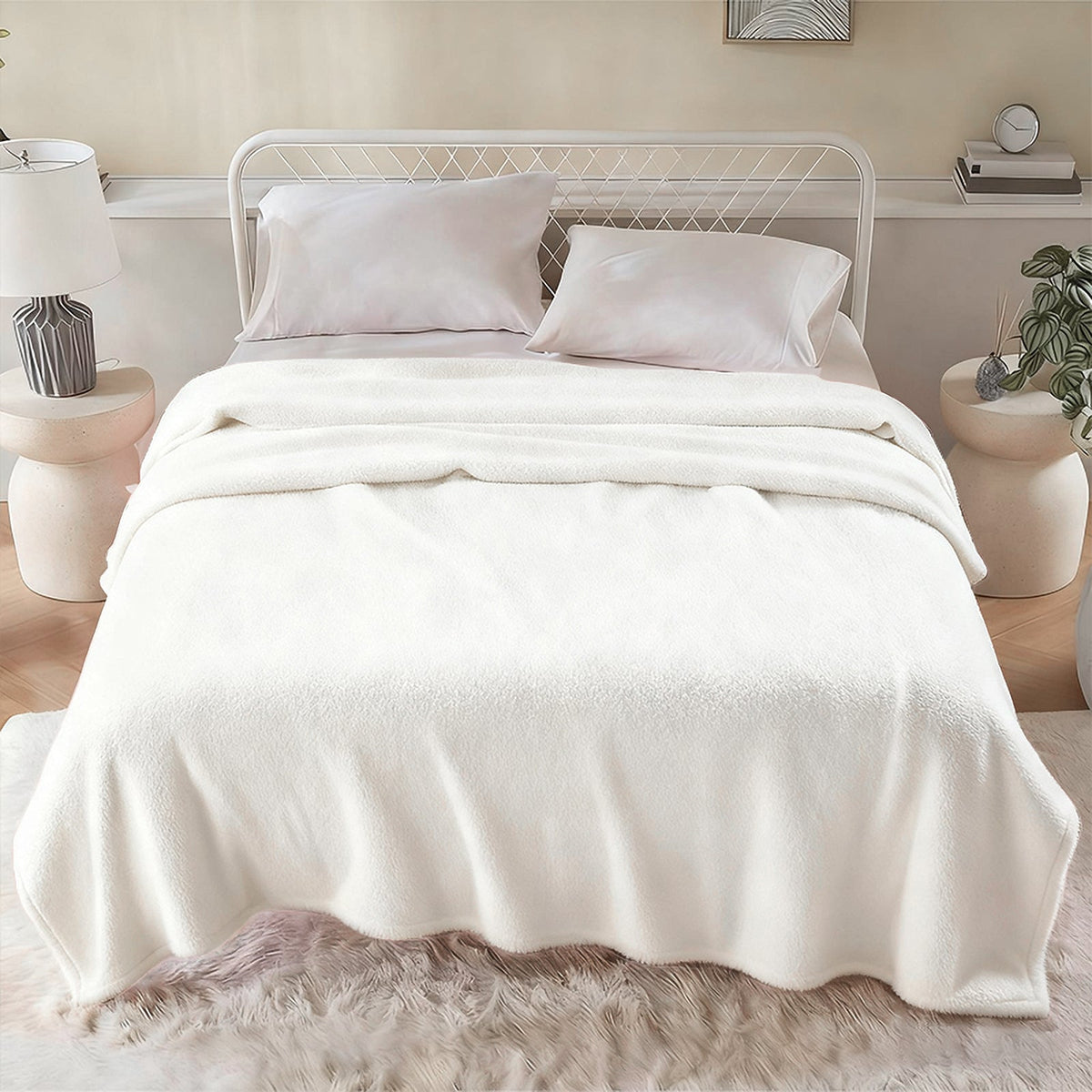 Hadi London Plain Fleece Throw Blanket – Super Soft Warm Lightweight Sofa & Bed Blanket