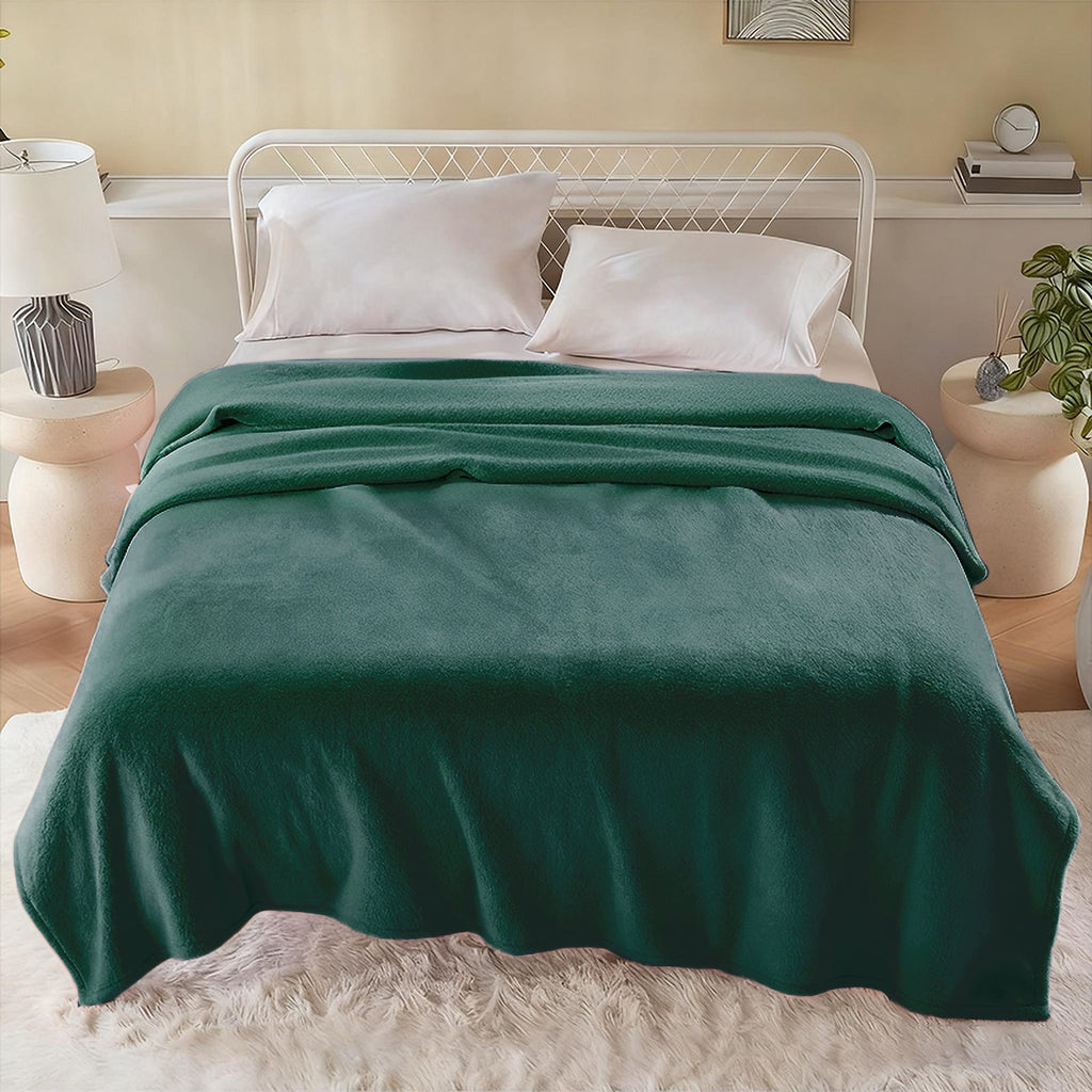 Hadi London Plain Fleece Throw Blanket – Super Soft Warm Lightweight Sofa & Bed Blanket