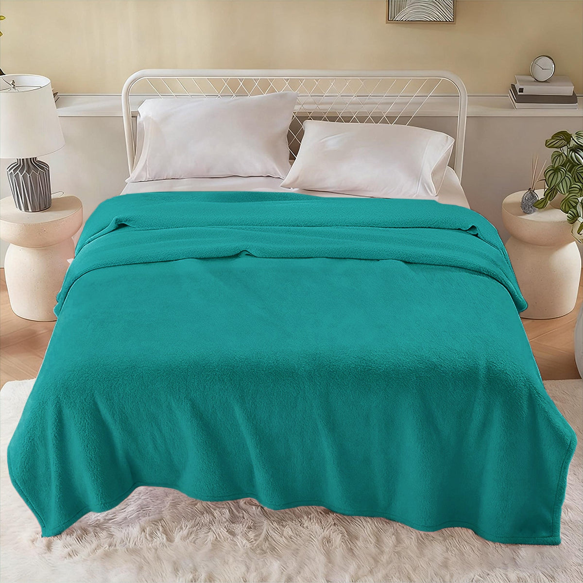 Hadi London Plain Fleece Throw Blanket – Super Soft Warm Lightweight Sofa & Bed Blanket
